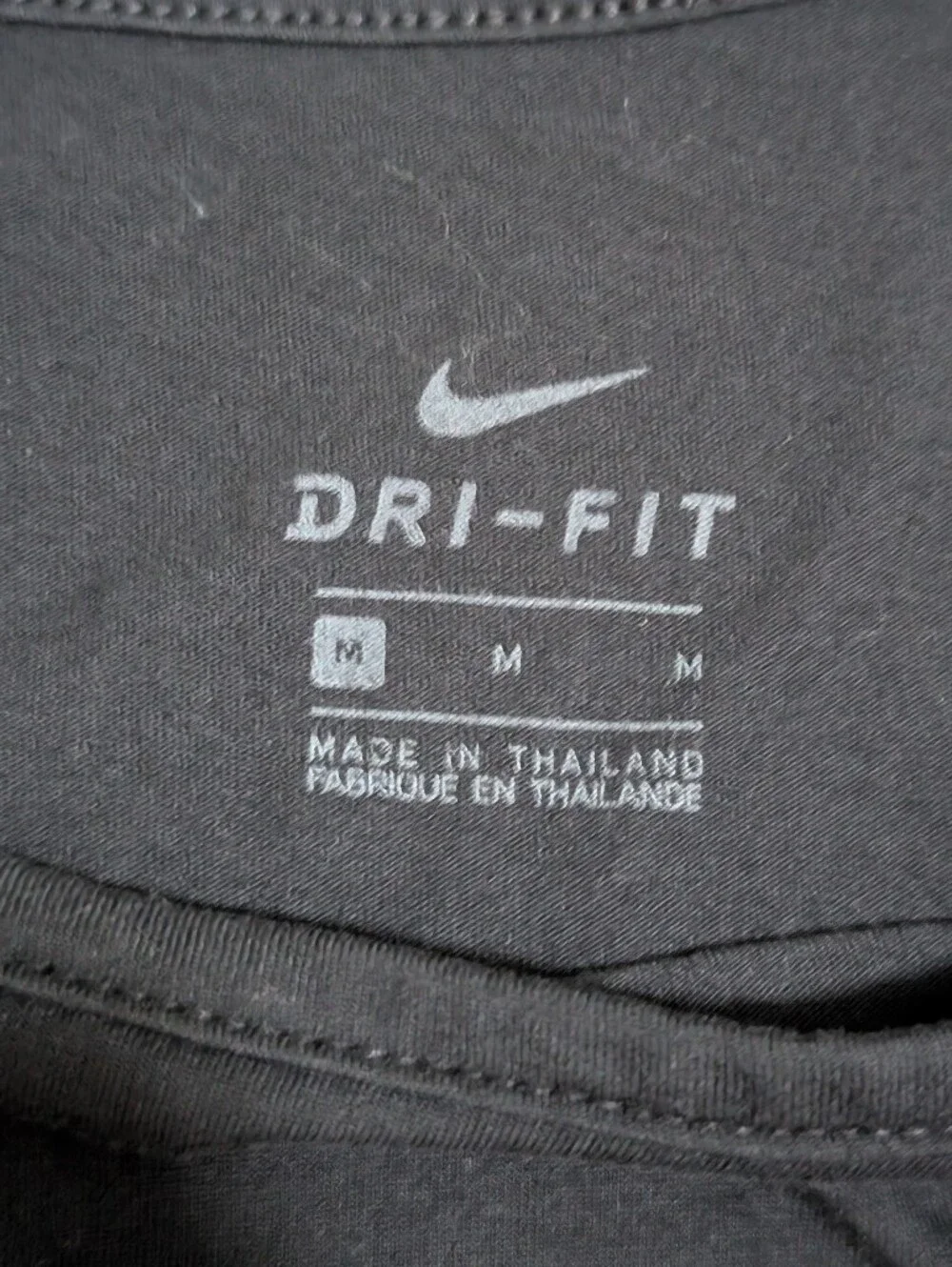 Nike Yoga Dri-FIT Short Sleeve Crew Neck Side Slit Hem Women's Black Tee MED 🖤